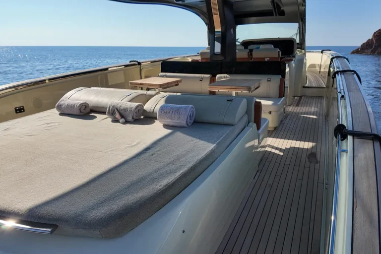 2020-invictus-yacht-tt460-power-9868757-20250711013707169-1