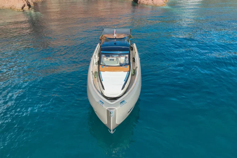 2020-invictus-yacht-tt460-power-9868757-20250711013900442-1