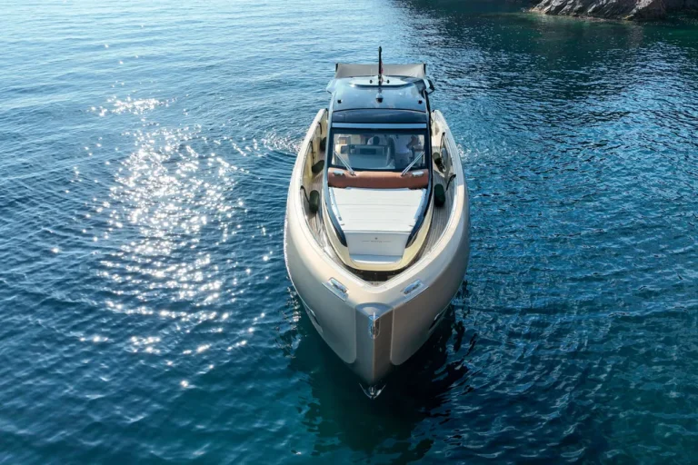 2020-invictus-yacht-tt460-power-9868757-20250711014044571-1