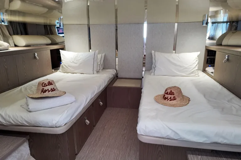 2020-invictus-yacht-tt460-power-9868757-20250711015218337-1