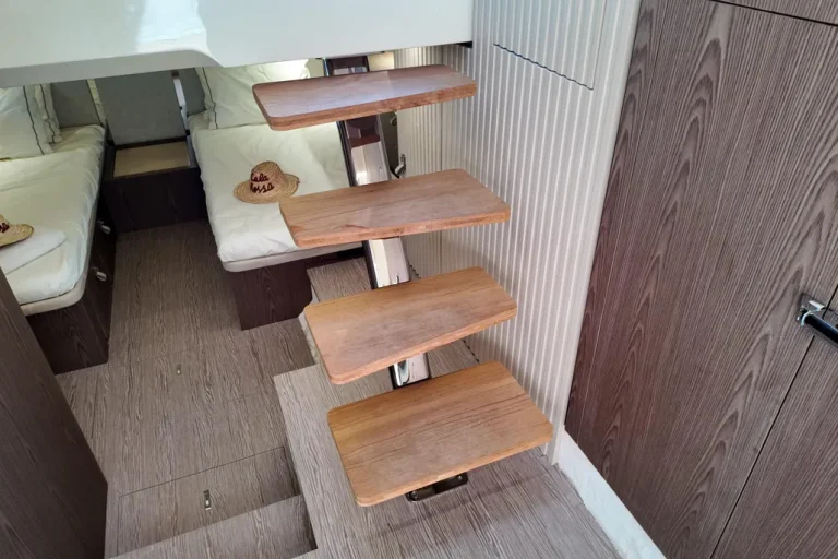 2020-invictus-yacht-tt460-power-9868757-20250711015221163-1