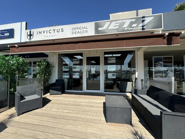 vitrine-Jet7-yacht