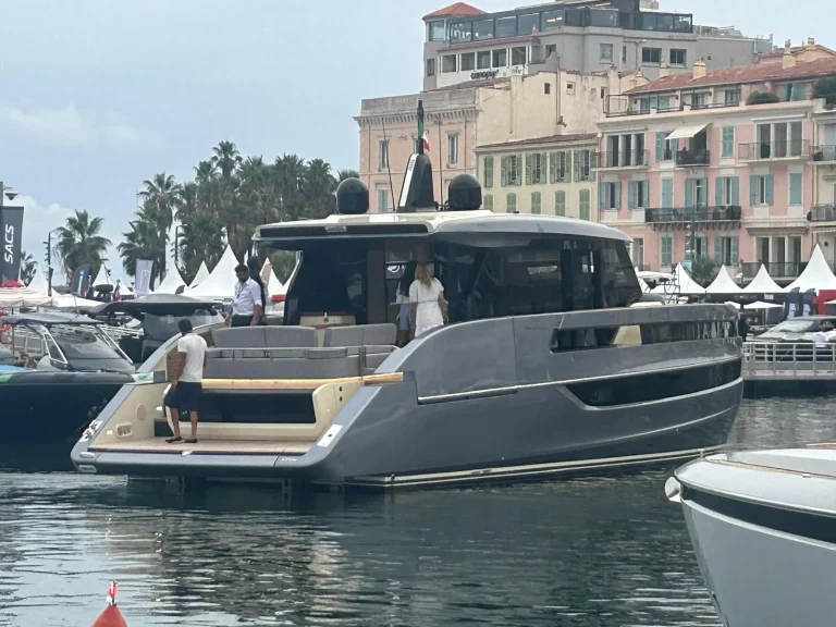 ST550-Spectrum-Blue-img2